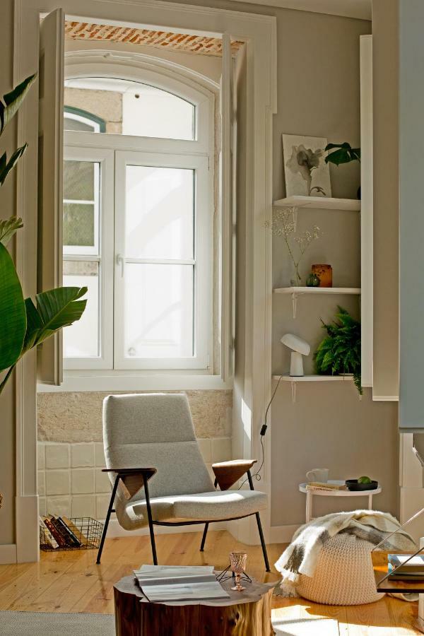 Update Urban Chic Flat In 19Th Century Building 2 Bedrooms & 2 Bathrooms & Ac Central Alfama District リスボン エクステリア 写真