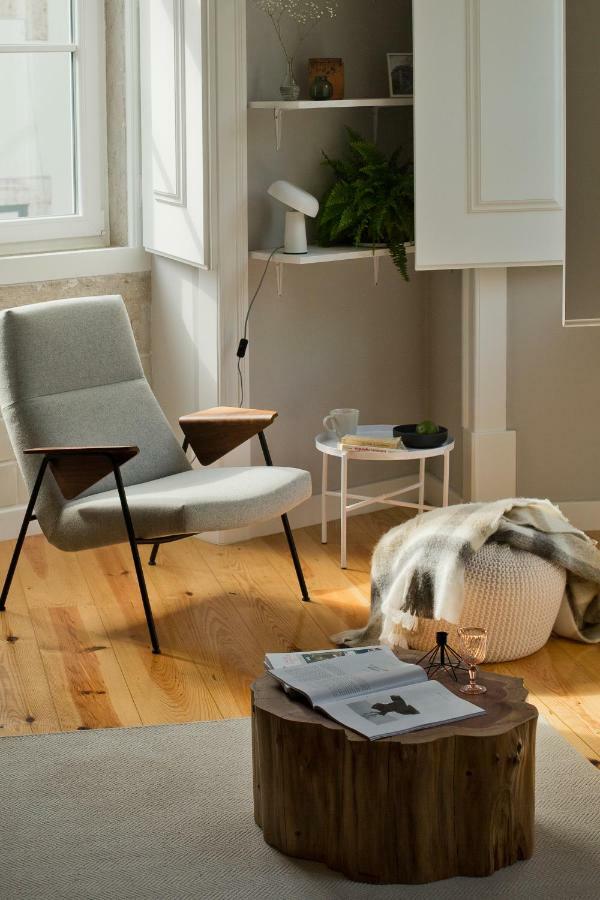Update Urban Chic Flat In 19Th Century Building 2 Bedrooms & 2 Bathrooms & Ac Central Alfama District リスボン エクステリア 写真